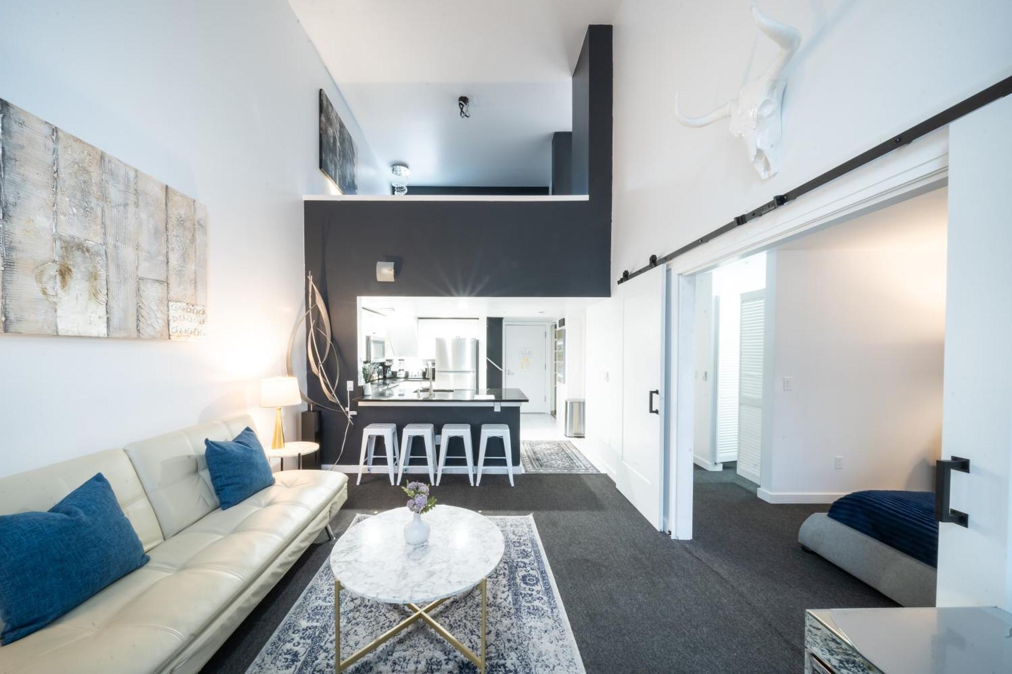 Space Needle Downtown Modern Top Story Penthouse ซีแอตเทิล ภายนอก รูปภาพ